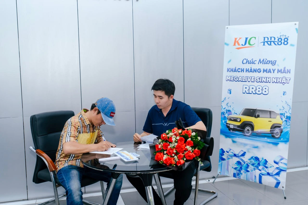 Lễ bàn giao xe Vinfast VF3 sự kiện Megalive RR88 10/7 5 photo 2025 11 03 15 01 34