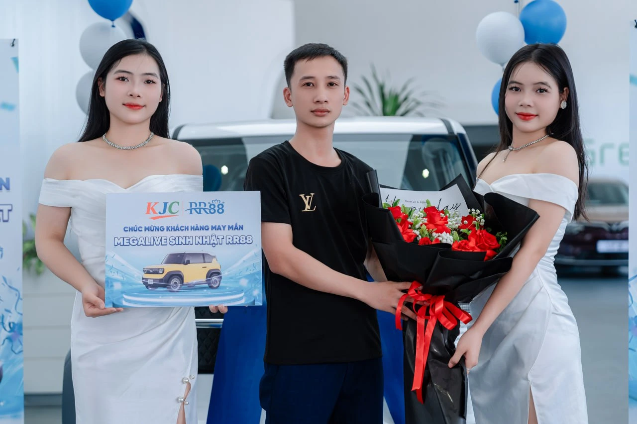 Chiếc Xe Vinfast VF3 phần quà MegaLive Sinh Nhật 10/7 3 photo 2025 11 03 15 02 48